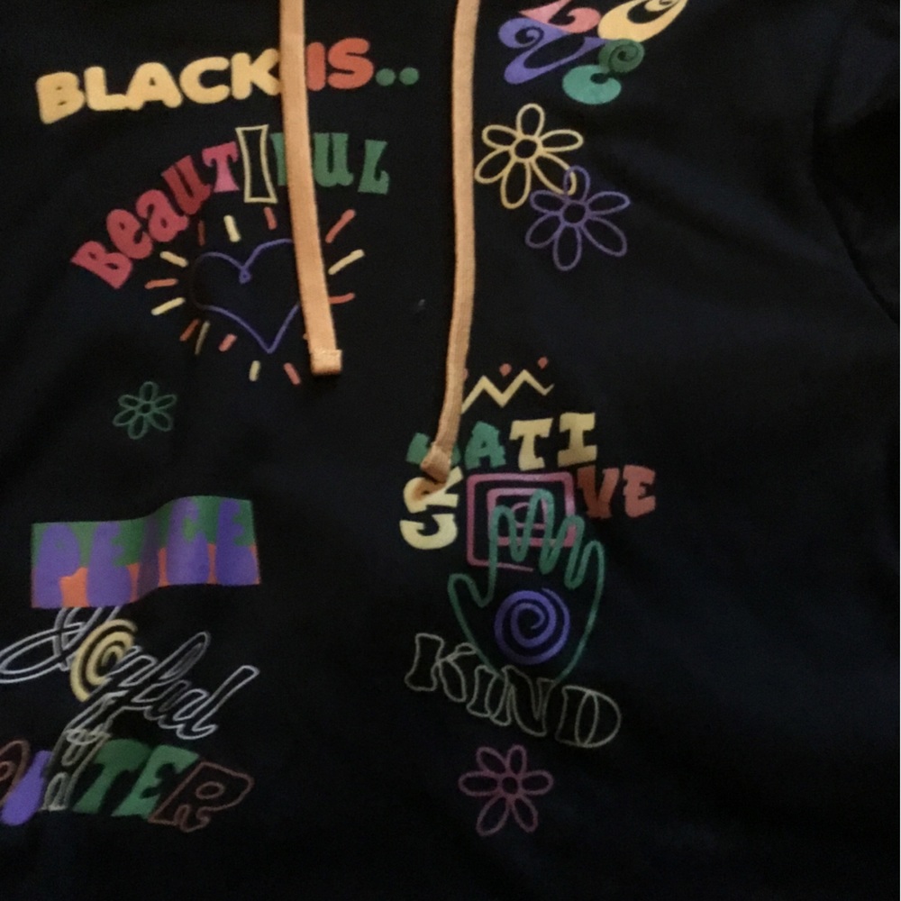 CLOSET CLEAR OUT Modern lux  Urban Kindness Graffiti Crop Hoodie Size Medium - Picture 3 of 5
